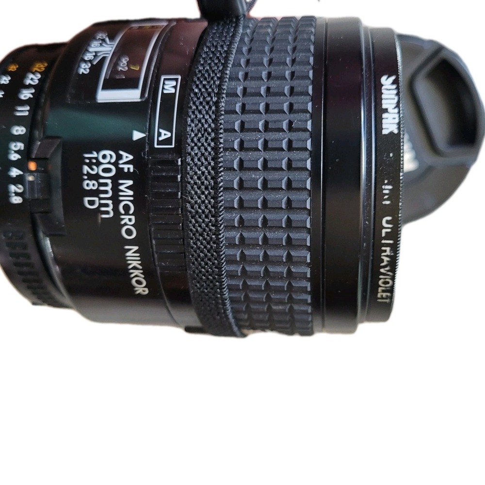 Nikon 60mm f/2.8D AF Micro-Nikkor - Sharp Glass - Focus Grip Needs Repair - Picture 7 of 10